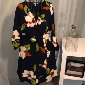 Women’s Size Medium Magnolia Print Wrap Dress